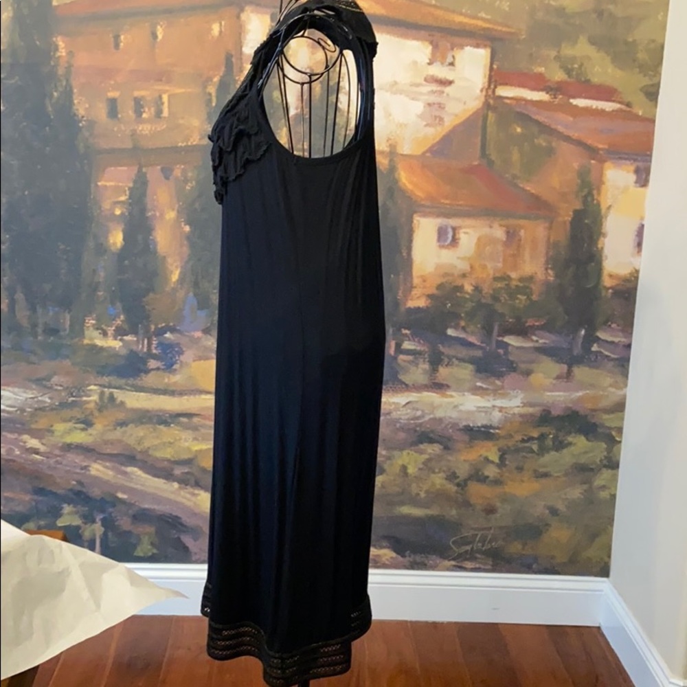 Even Ruffled Dress - Picture 3 of 8